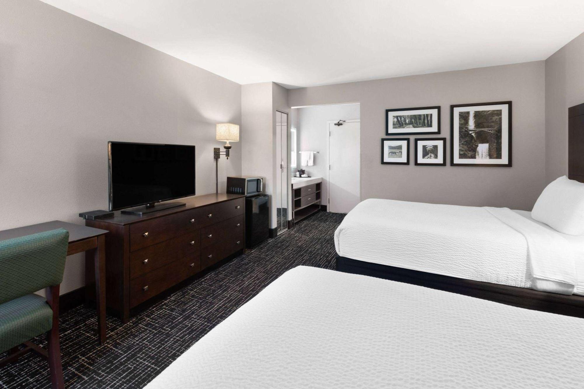 La Quinta Inn By Wyndham Sheboygan Exterior photo